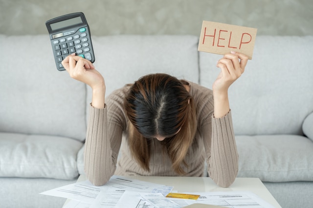 Debtor overwhelmed by unpaid bills exploring Chapter 7 bankruptcy in Santa Clara County